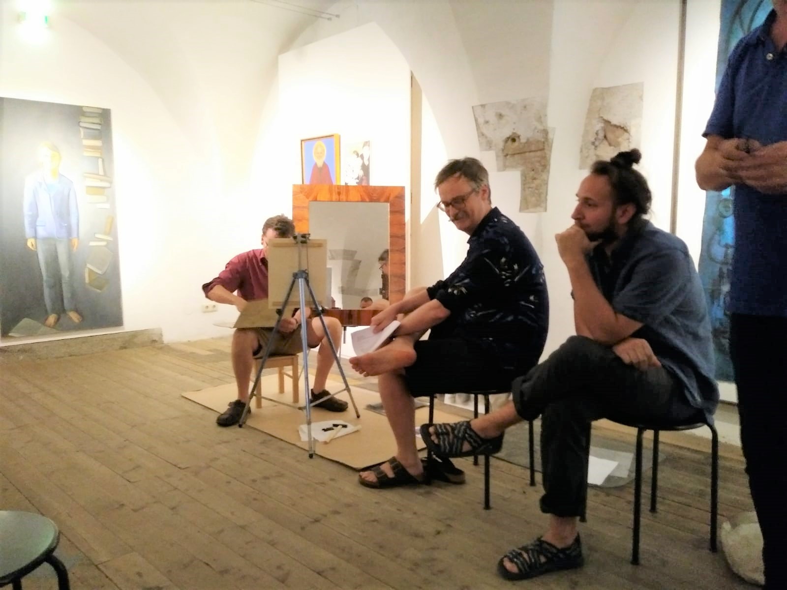 Porträtmalerei 2019. Wolfgang Capellari und Matthias Bernhard im Gespräch mit Helmuth Oehler, Museum Kitzbühel, 25.07.2019. Foto: Josef Bernhard, Kitzbühel.
